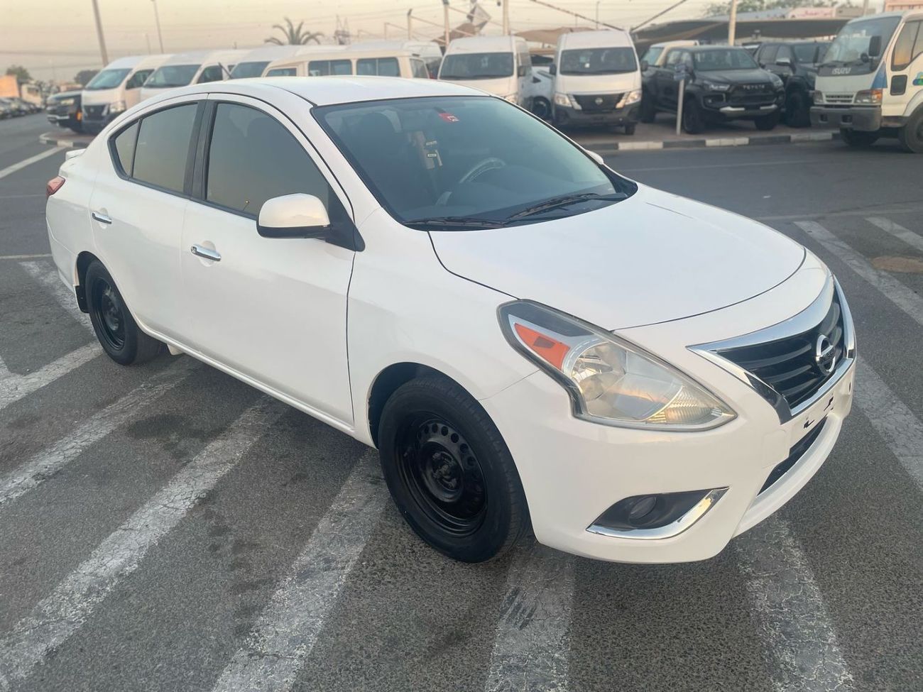 نيسان فيرسا 2017 Nissan Versa (Sunny) SV 1.5L V4 MidOption  Economical