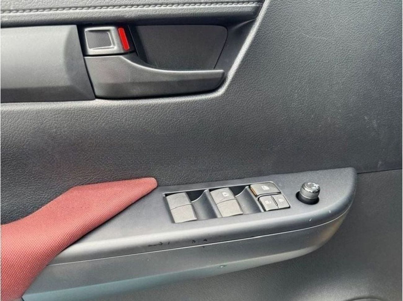 Toyota Hilux Toyota Hilux Basic 2.7 L Petrol 2024 Brand NEW!!! 4 WD