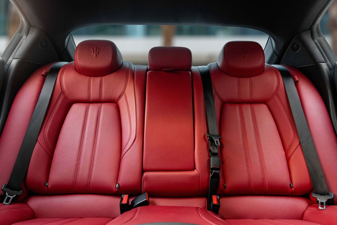 مازيراتي جيبلي Ghibli GranSport | 2,527 P.M | 0% Downpayment | Agency Warranty | Al Tayer Service History