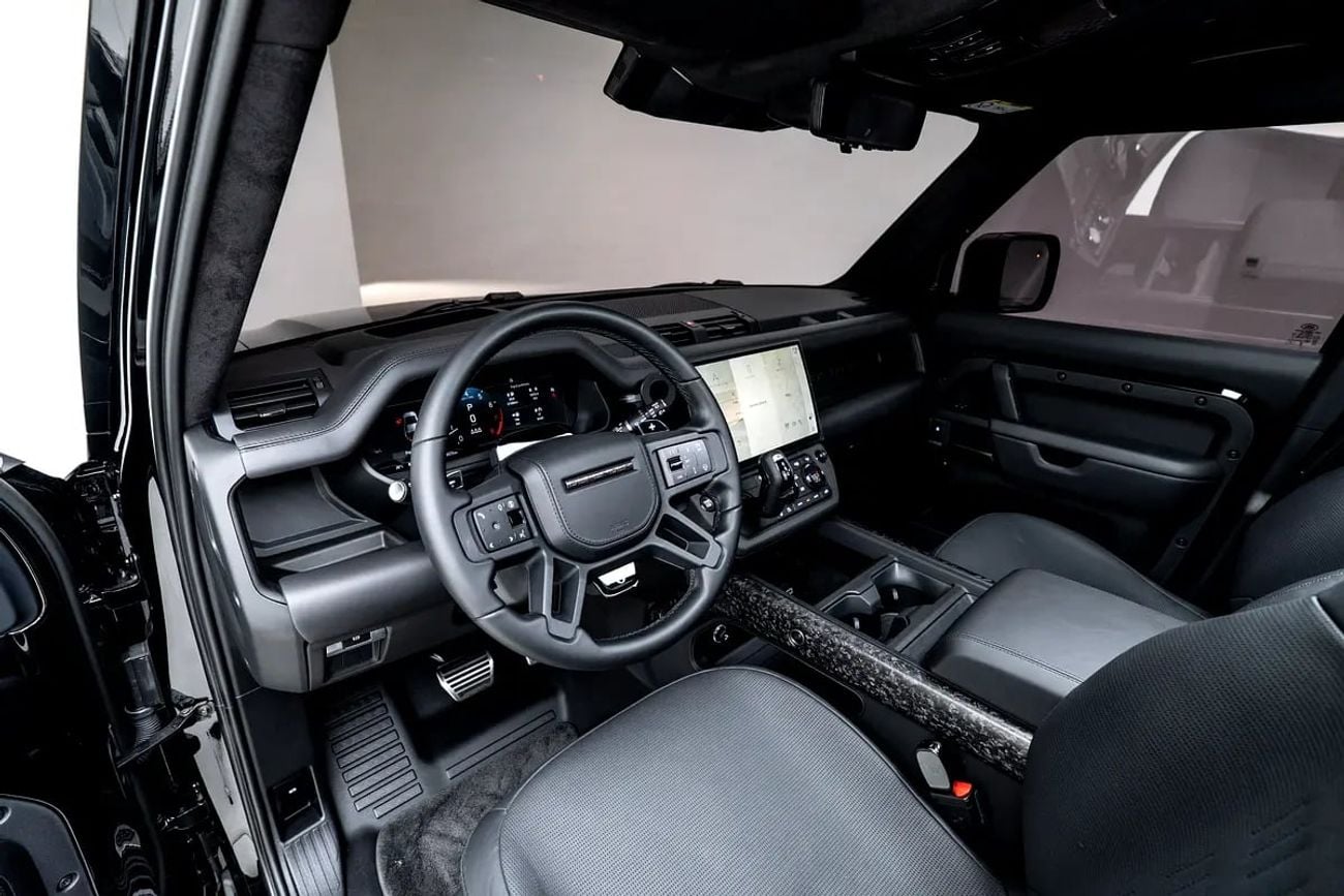 Land Rover Defender P635 OCTA BLACK EDITION | GCC DEALER WARRANTY & SERVICES
