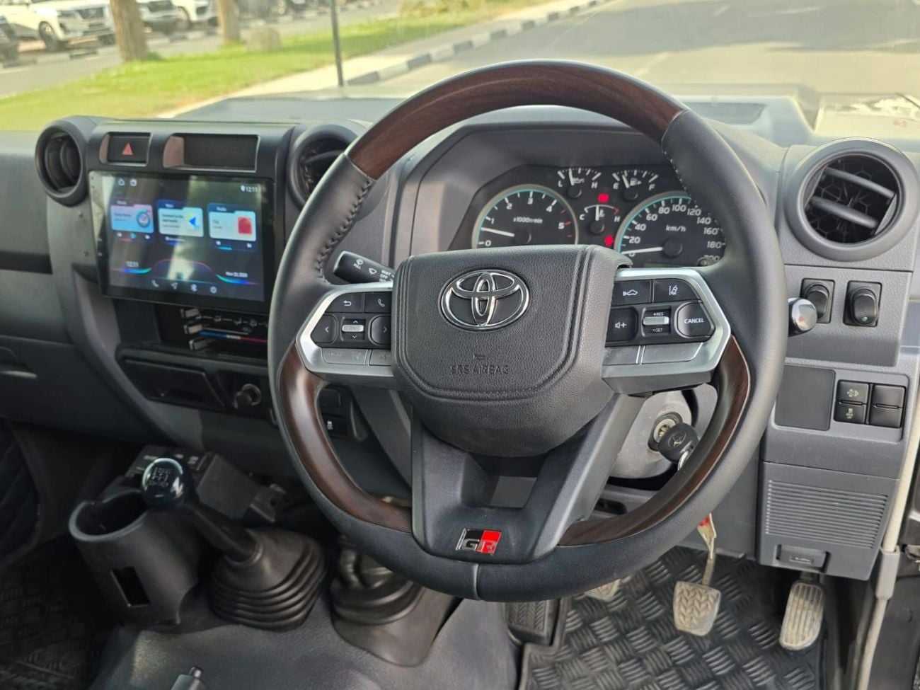 تويوتا لاند كروزر بيك آب TOYOTA LAND CRUISER PICKUP YEAR 2022 FACE LIFTED TO 2024 MODEL DIESEL 4.5 LITER ,RIGHT HAND DRIVE ,M