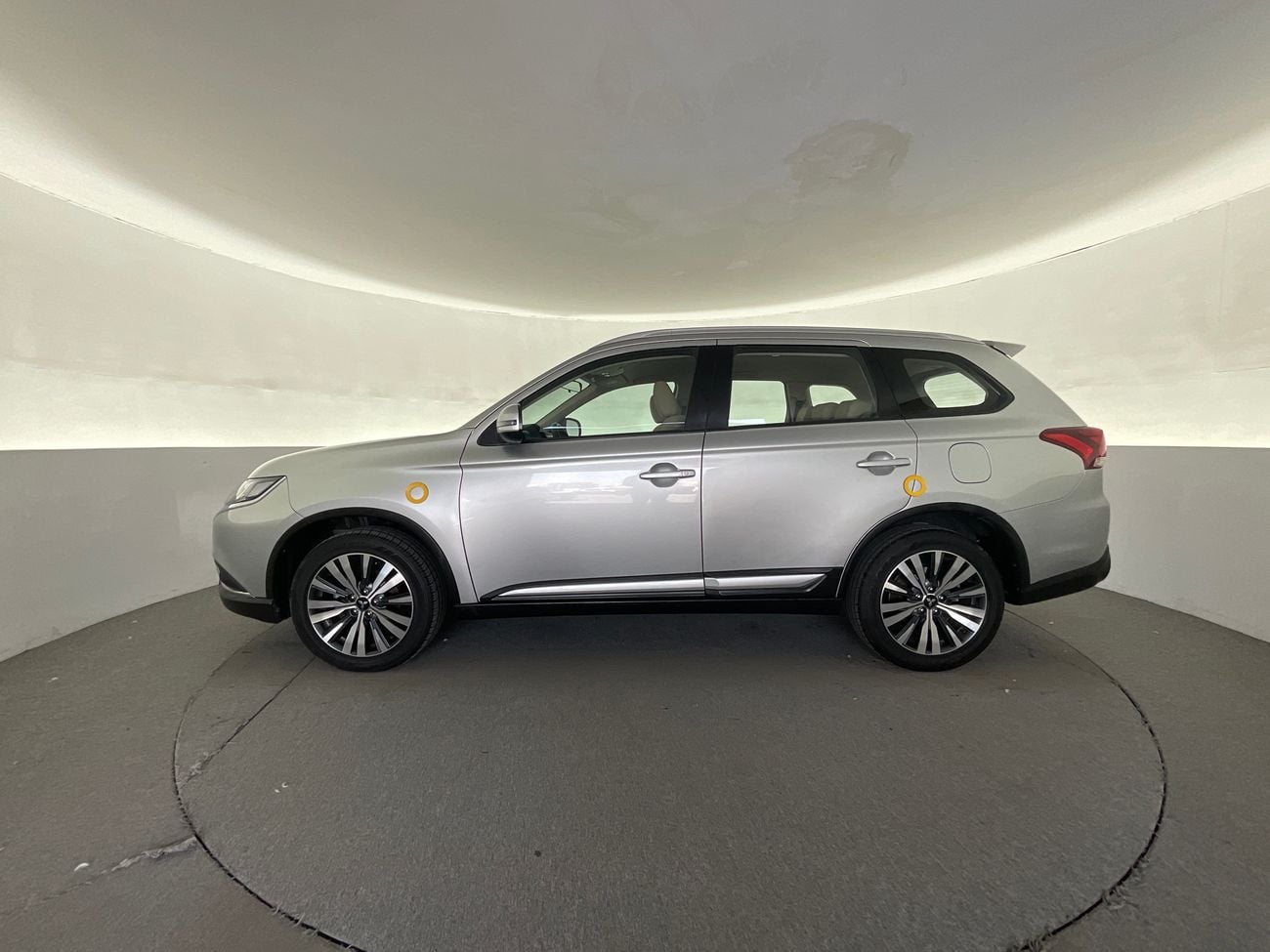 ميتسوبيشي آوتلاندر 2.4 GLX ABS 7SEAT BASIC | شامل الضمان | 0 ﺪﻔﻋﺓ ﺃﻮﻟﻯ