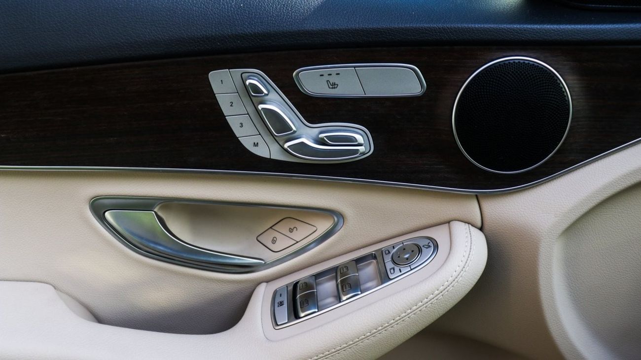 مرسيدس بنز C 300 4MATIC