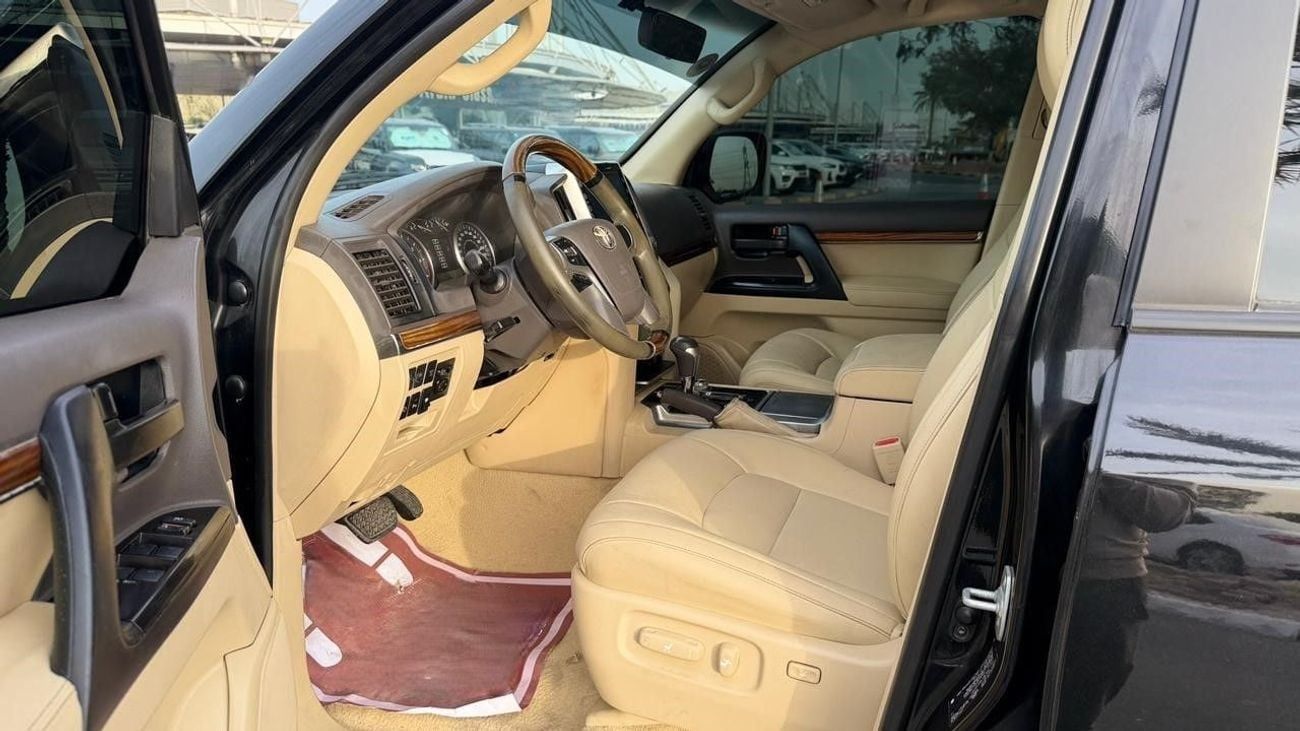 تويوتا لاند كروزر -