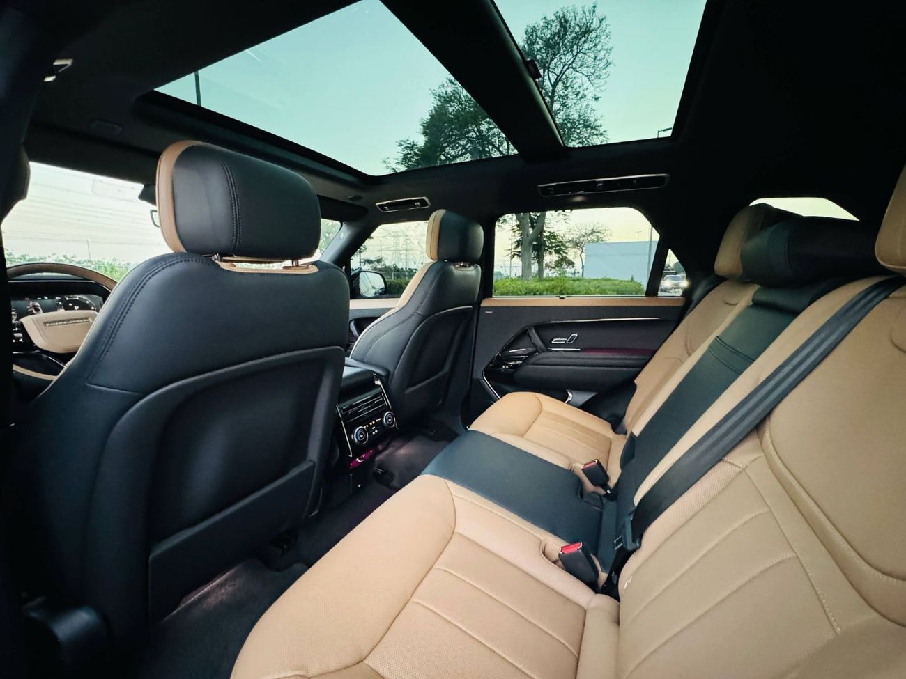 Land Rover Range Rover Sport Dynamic HSE P400 3.0L GCC SPEC UNDER WARRANTY AND SERVICE CONTRACT