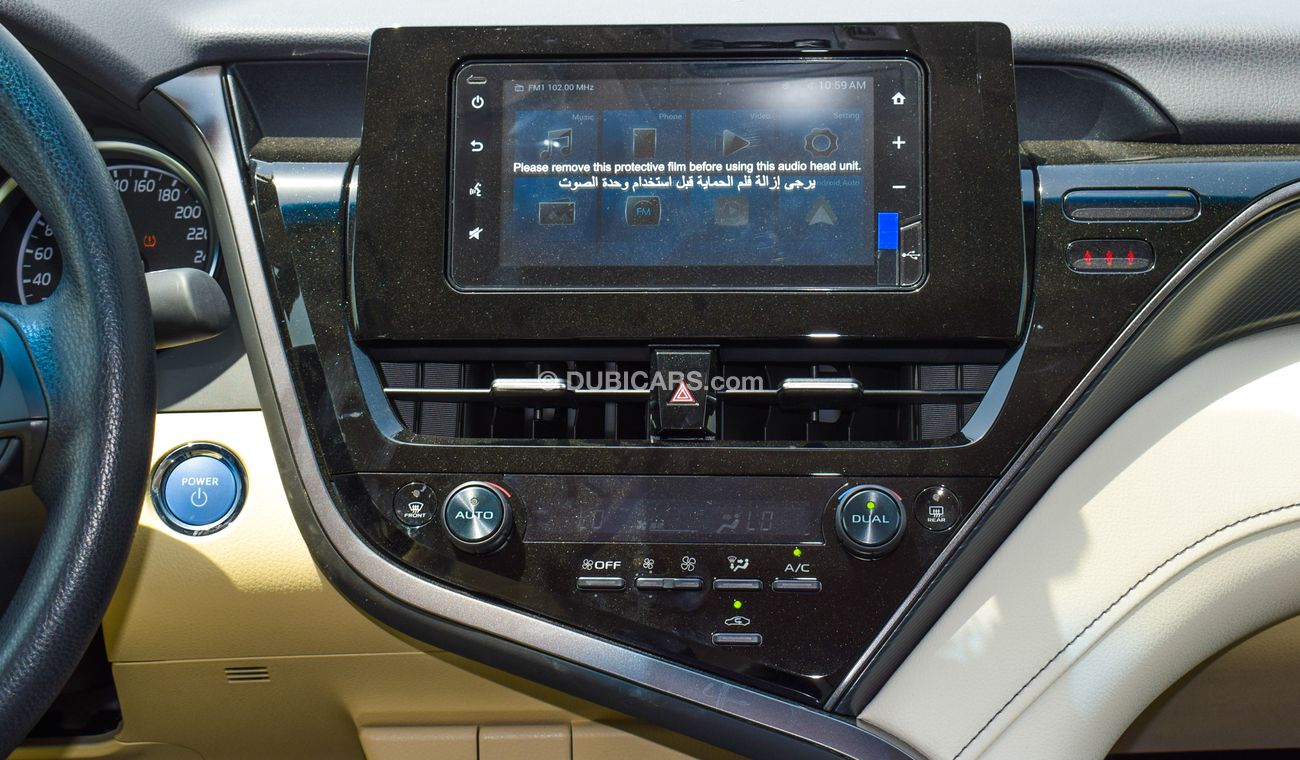 Toyota Camry LE 2.5L HYBRID