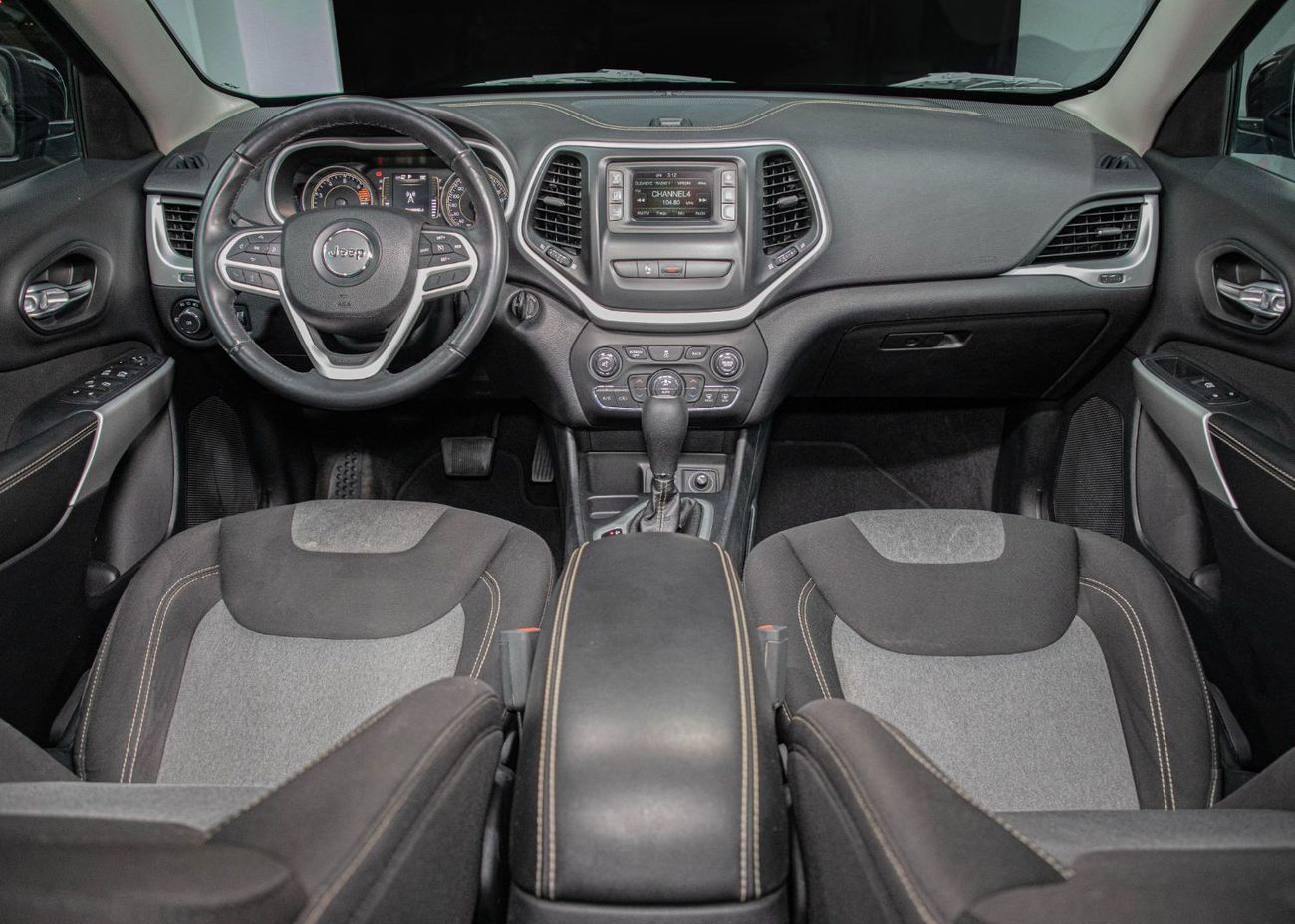 جيب شيروكي Sport 2.4L