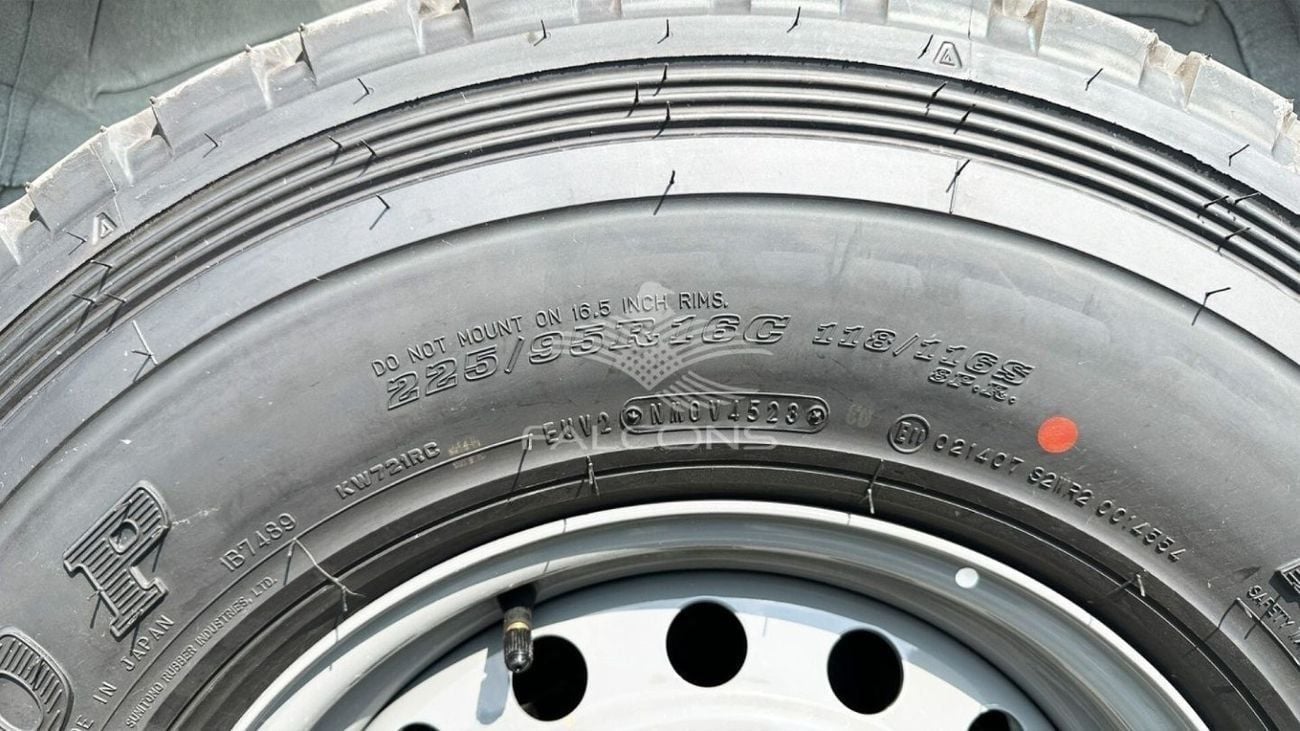 Toyota Land Cruiser 70 Toyota Land Cruiser 78 4.2L DSL13 seater MT