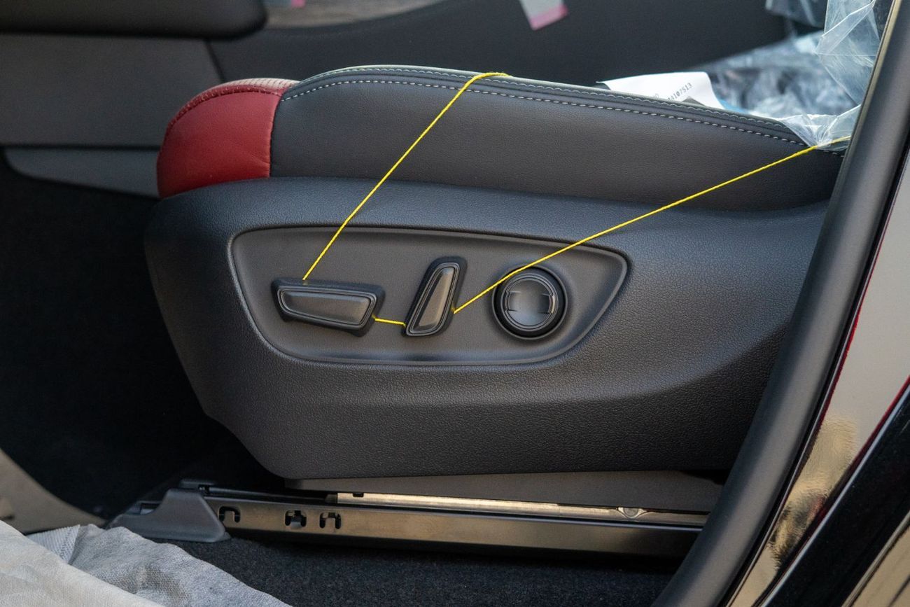 تويوتا لاند كروزر Landcruiser VXR without radar black with red and seats