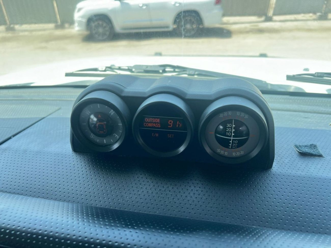 Toyota FJ Cruiser PETROL 4,0 LITER ,RIGHT HAND DRIVE 2012 MODEL