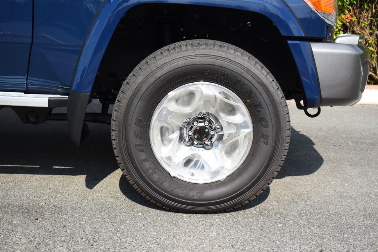 Toyota Land Cruiser Pick Up DOUBLE CAB LIMITED LX V8 4.5L TURBO DIESEL 5 SEAT MT