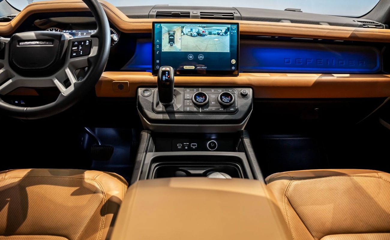 لاند روفر ديفندر 110 HSE P400 3.0L 2023 Urban Defender HSE P400, 2028 Land Rover Warranty + Service, Low KMs, GCC1