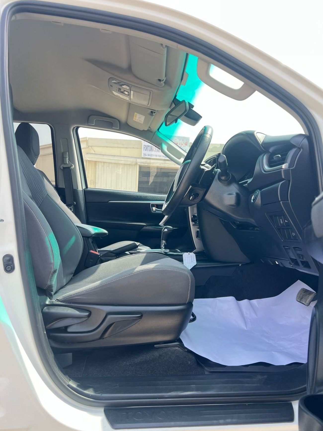 تويوتا فورتونر 2,8 LITER ,DIESEL RIGHT HAND DRIVE PUSH START