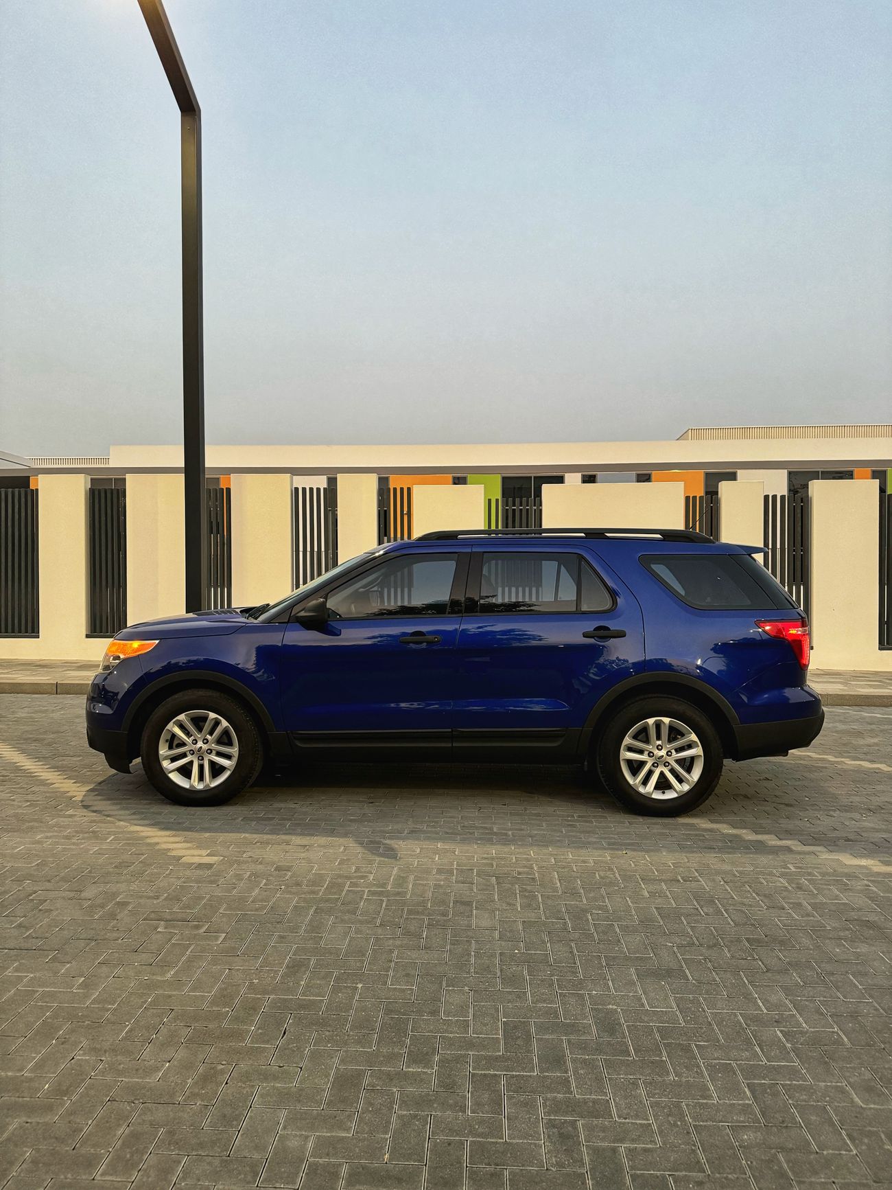 Ford Explorer Std 3.5L FWD
