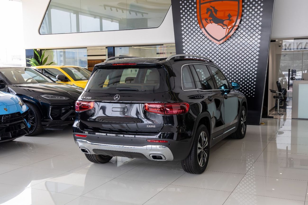 مرسيدس بنز GLB 200 Mercedes-Benz GLB200 Dynamic - 2025