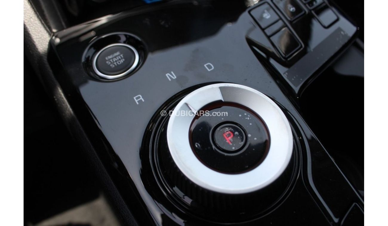 Kia Sportage ((High Line)) Turbo 1.6L petrol fwd 2022  Black color, heater seats, Electric tailgate