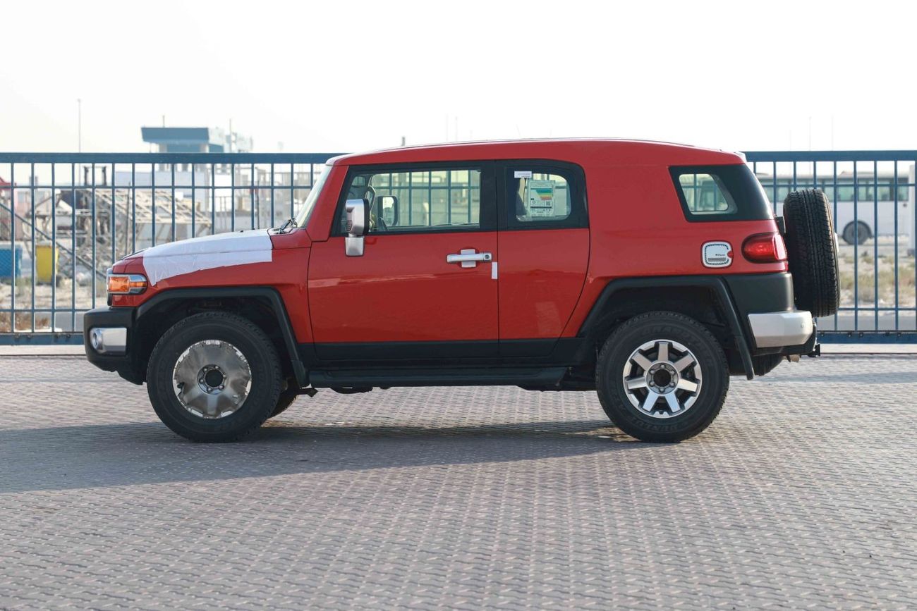 Toyota FJ Cruiser 2023 Toyota FJ Cruiser 4.0 W/0 JBL - Red inside Grey | Export Only