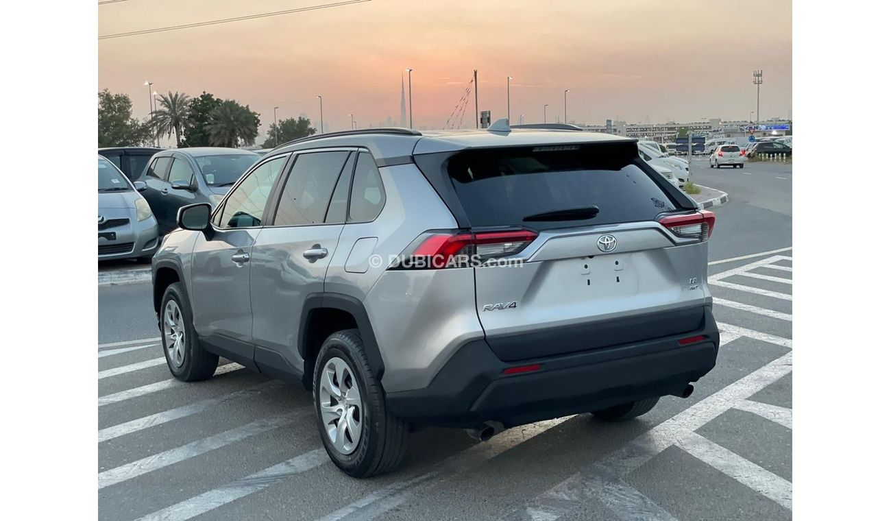 تويوتا راف ٤ LE