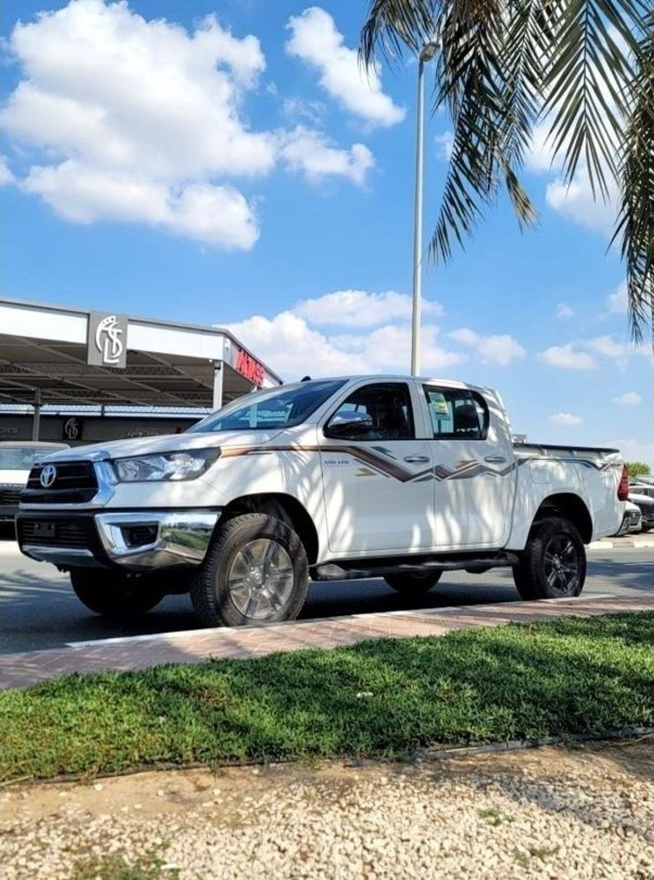 تويوتا هيلوكس HILUX 2.7L AT PETROL 2024