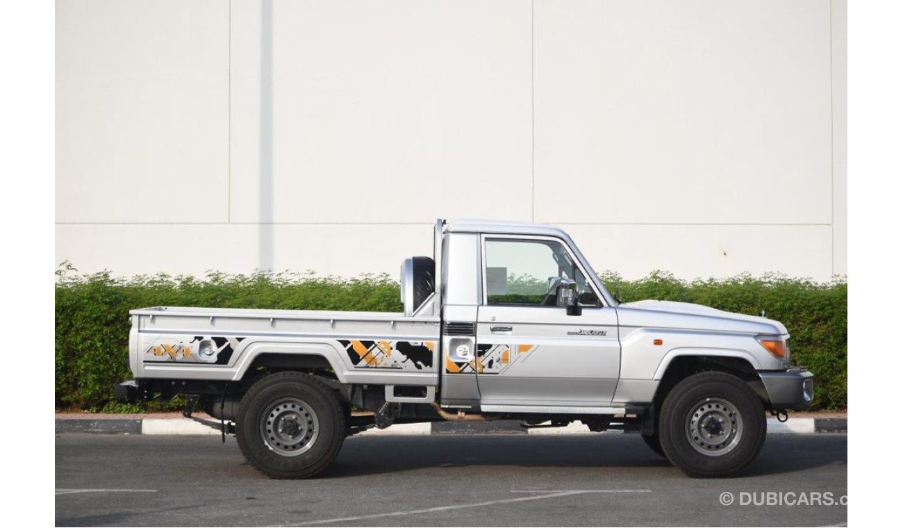 Toyota Land Cruiser Pick Up 79 Single Cabin LX V6 4.0L Petrol MT