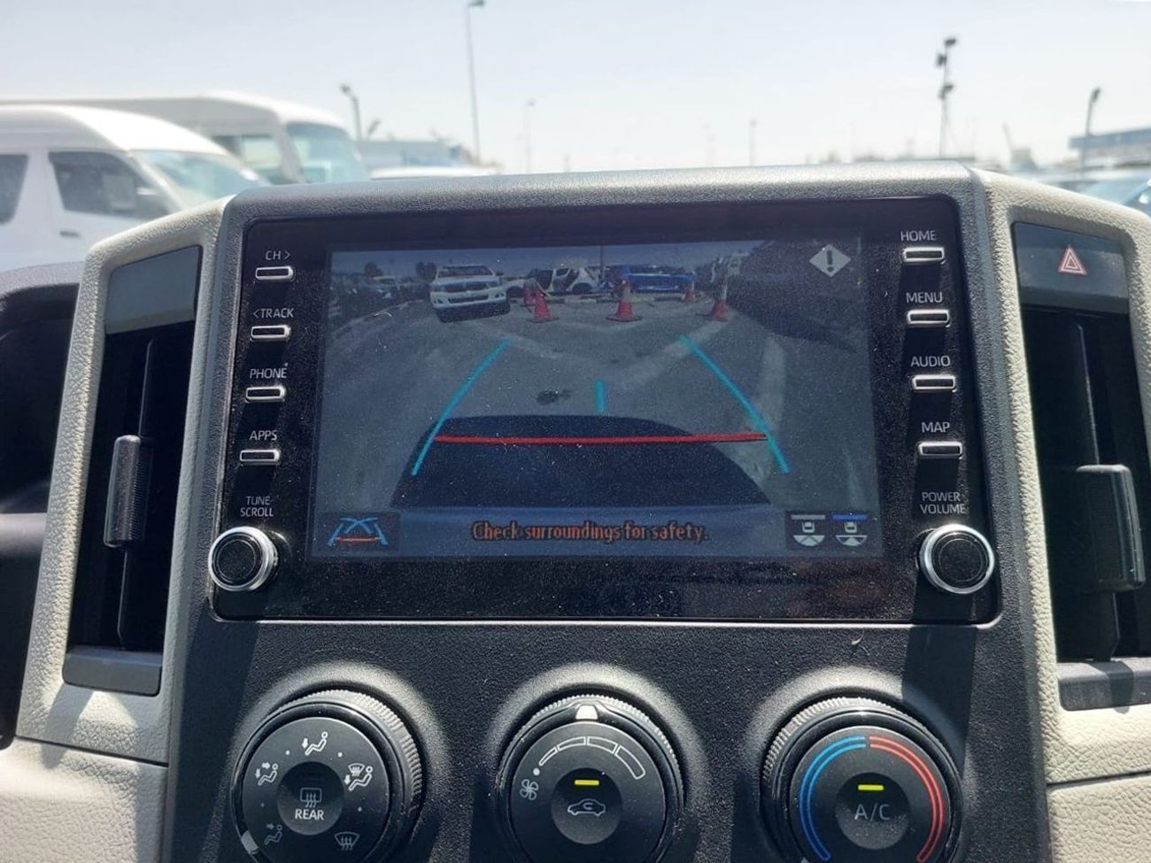 Toyota Hiace TOYOTA HIACE COMMUTER VAN RHD 2020 MODEL 2.8 L DIESEL AUTOMATIC(PM05350)