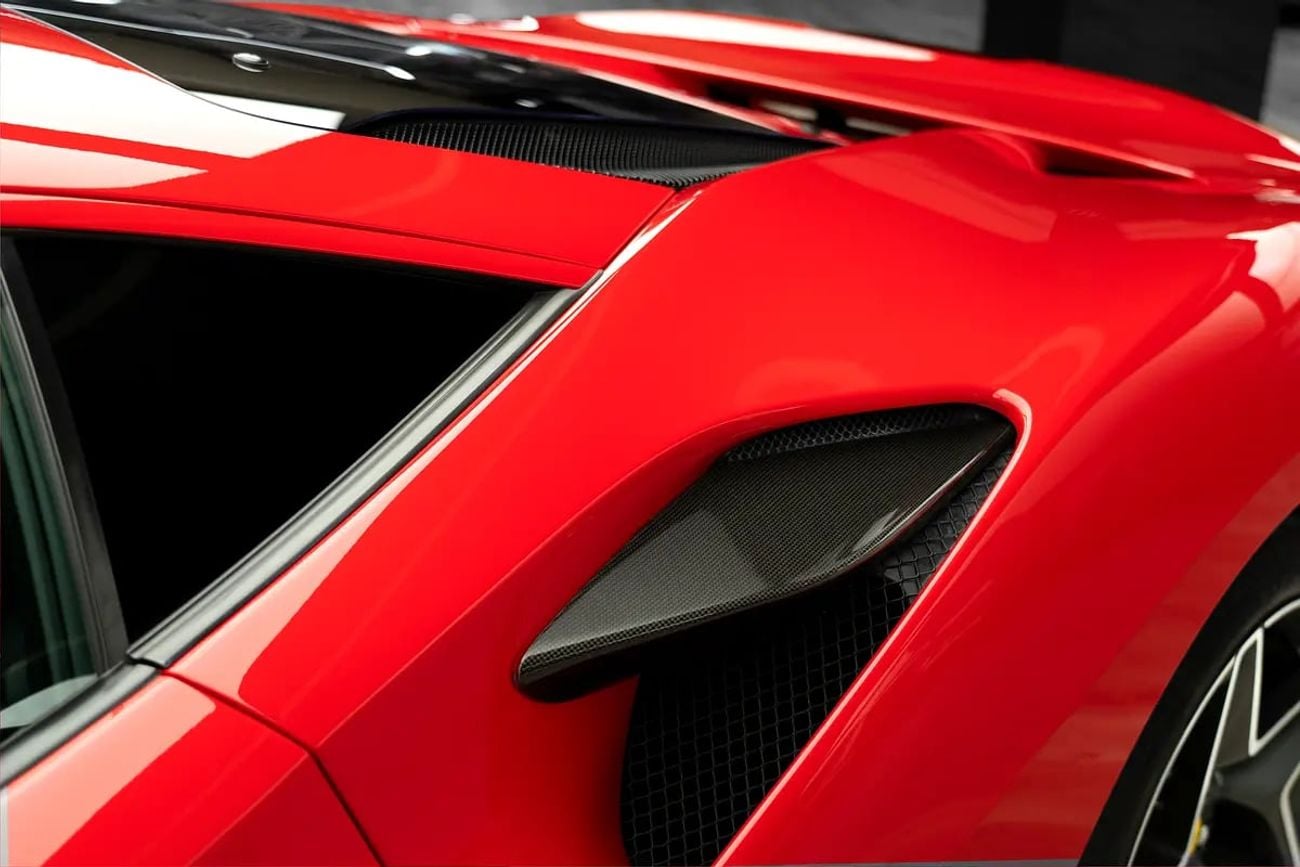 فيراري F8 تريبوتو 3.9T V8