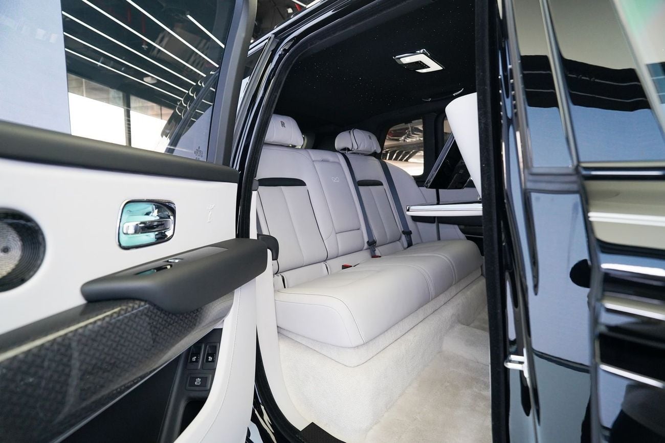 Rolls-Royce Cullinan BLACK BADGE