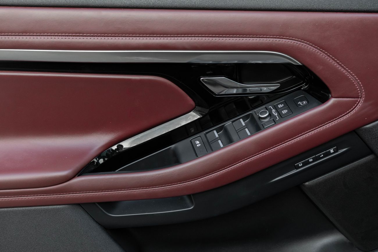 لاند روفر رانج روفر إيفوك Range Rover Evoque HSE R-Dynamic | 2,546 P.M | 0% Downpayment | EVOQUE HSE P250 R-DYNAMIC | WARRANTY