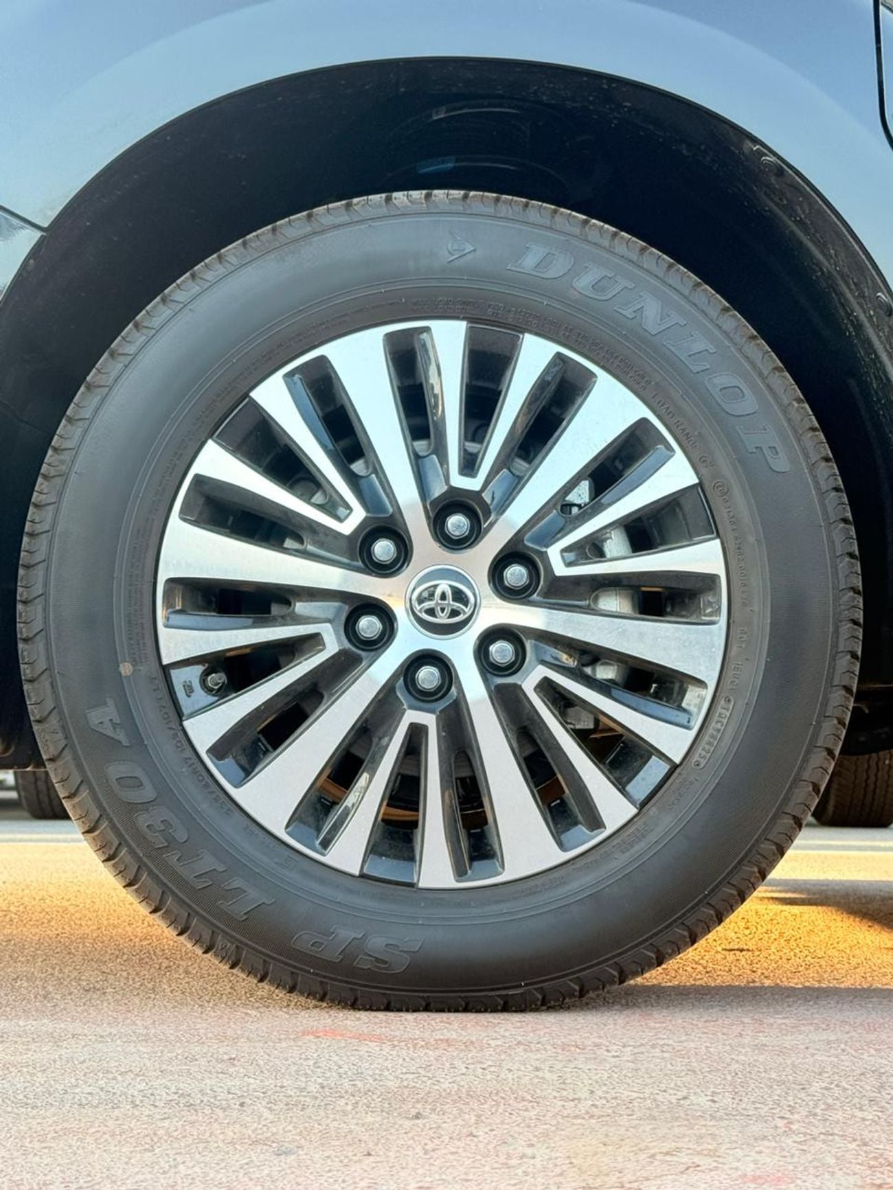Toyota Granvia PREMIUM Luxury