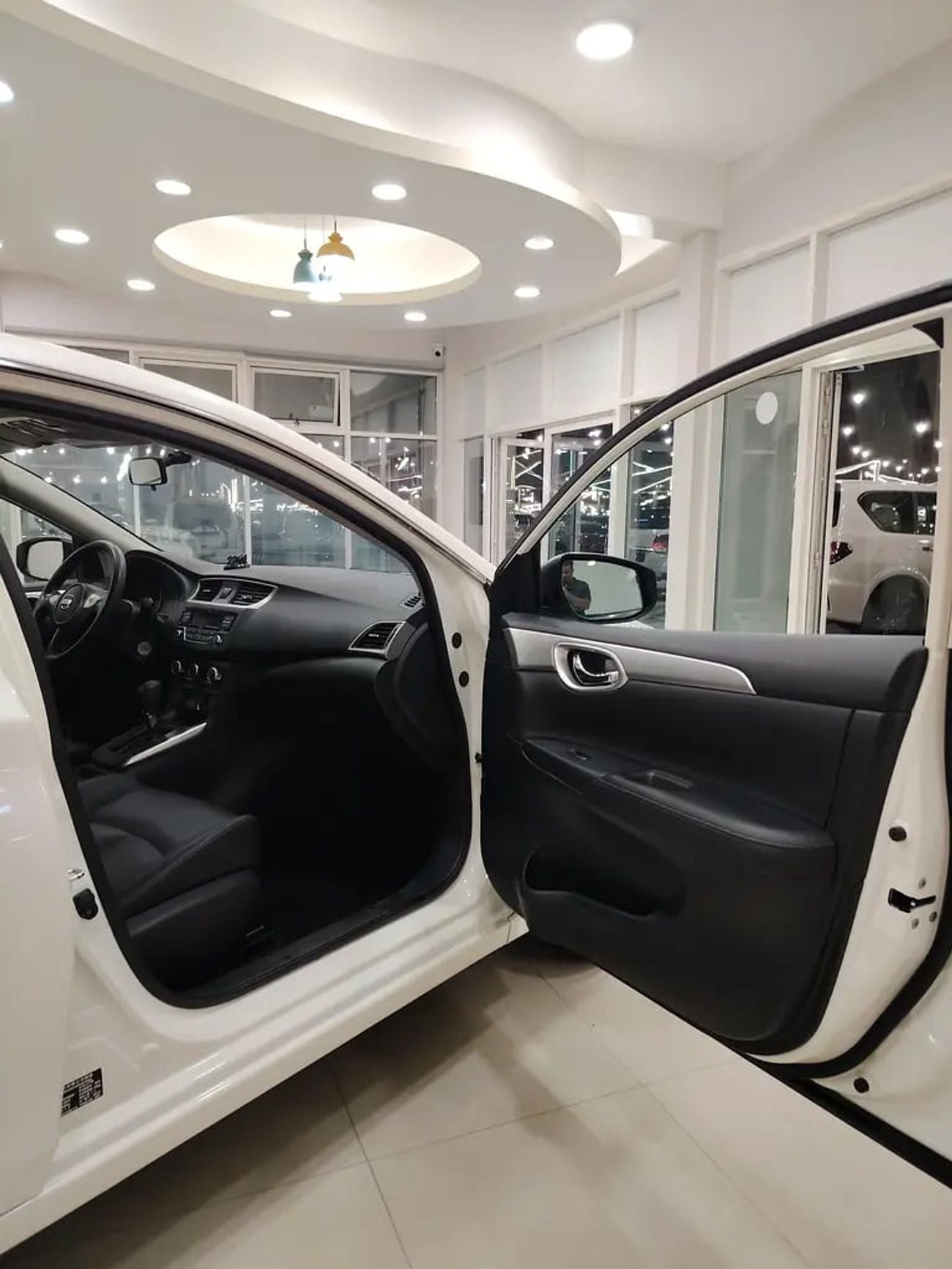 Nissan Sentra SR (NON GCC) SV 1.6L (110 HP) chines specs