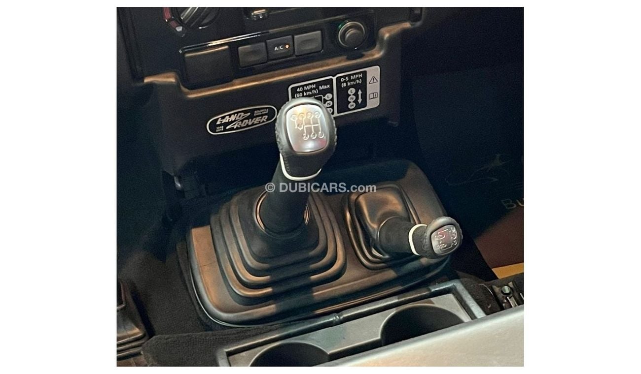 لاند روفر ديفندر 2016 Land Rover Defender 90, Full Service History, Warranty, GCC