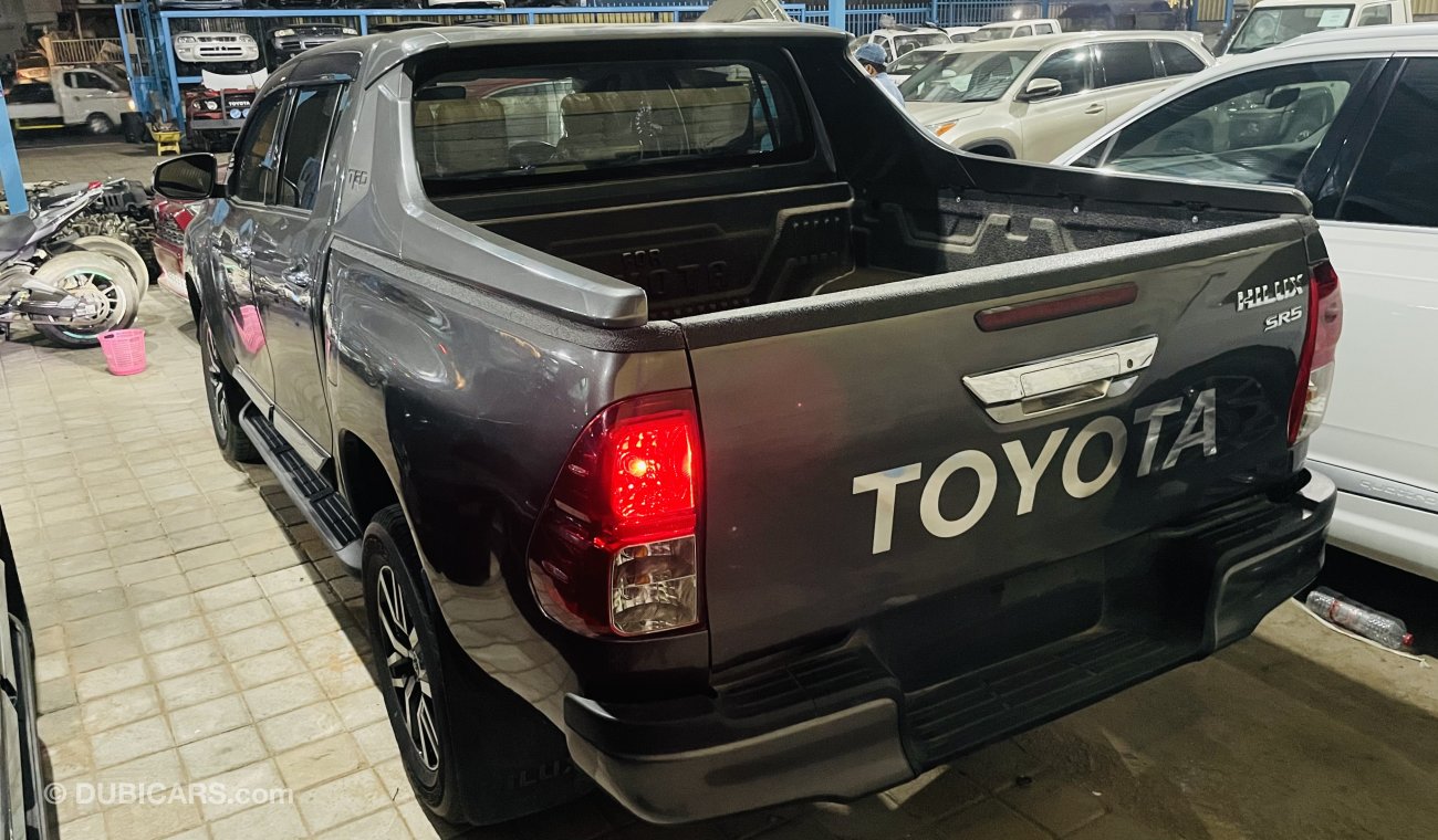 Toyota Hilux 4*4 RIGHT HAND