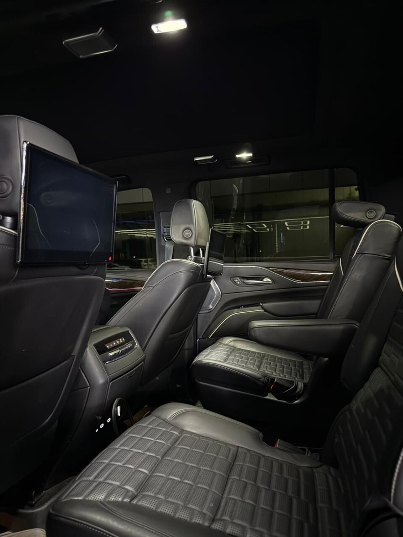 كاديلاك إسكالاد Premium Luxury Platinum 6.2L 4WD