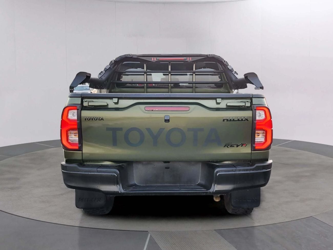 تويوتا هيلوكس SGLX 4X4 Diesel 2.8L Right Hand Drive (RHD)
