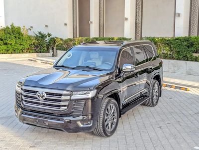 تويوتا لاند كروزر GXR FACELIFTED FULL OPTION GXR V6 4.0L IN EXCELLENT CONDITION
