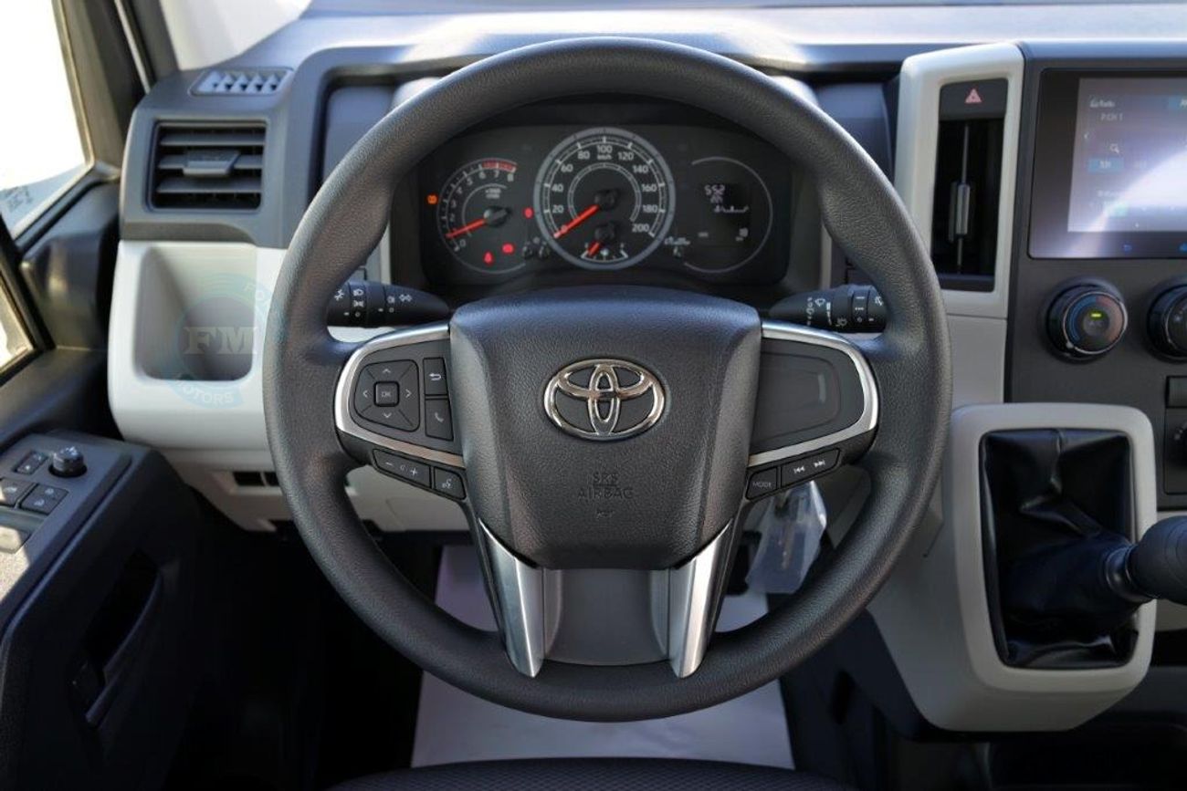 Toyota Hiace V6 3.5L 13 Seater