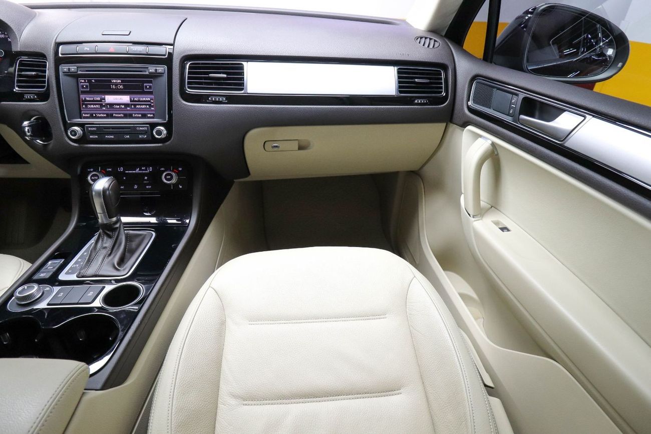 Volkswagen Touareg Volkswagen Touareg 2016 GCC under Warranty with Flexible Down-Payment