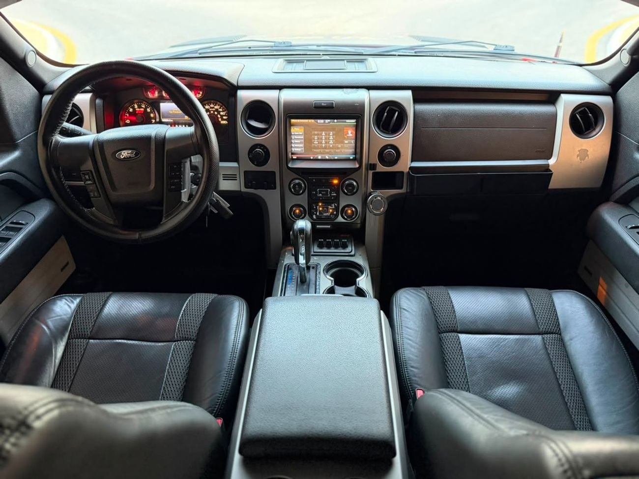 Ford F-150 SVT RAPTOR SUPER CAB