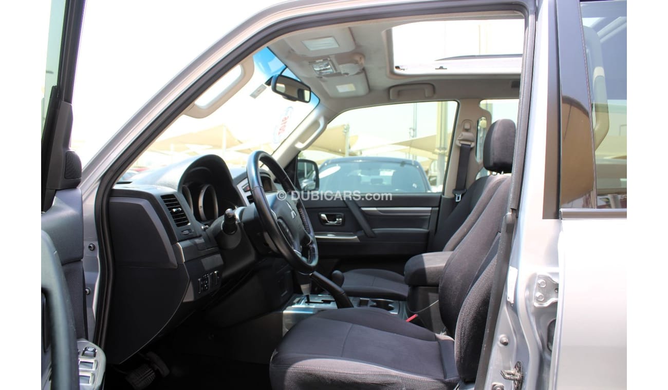 Mitsubishi Pajero GLS Mid PAJERO 2016 - GCC - ACCIDENTS FREE - SEMI FULL OPTION  -