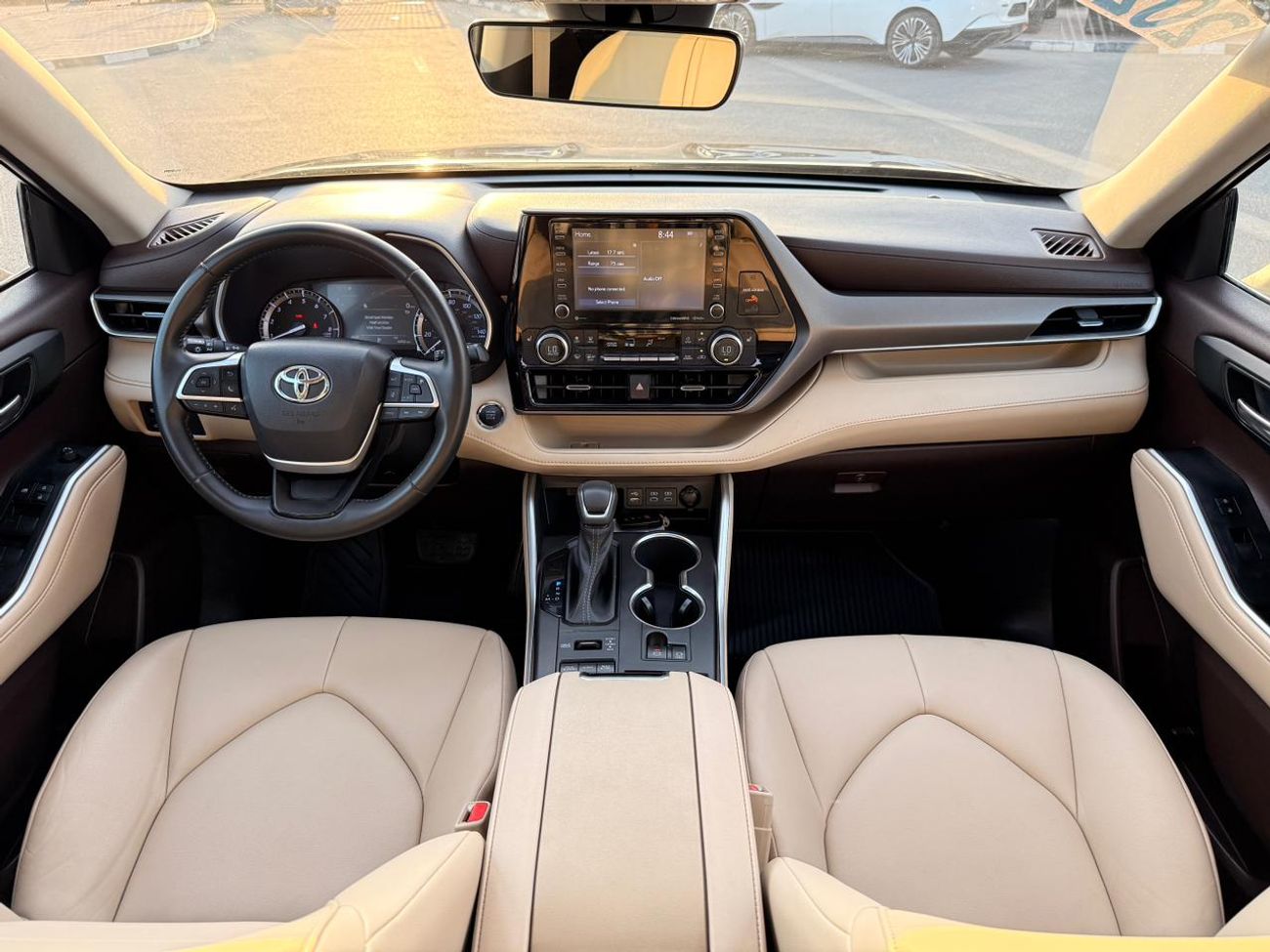 Toyota Highlander XLE 3.6 L Full Option