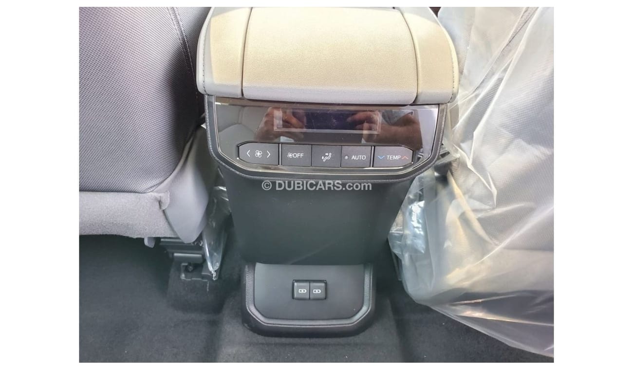 Toyota Highlander GLE 2023 White Color 2.5L petrol/Hybrid Awd with RADAR ( for local registration +10%)