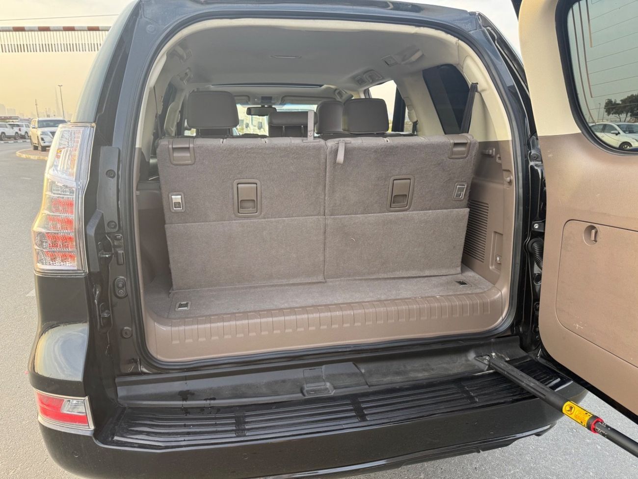 Lexus GX460 2017 Prestige 4.6L LIMITED FULL OPTION GCC