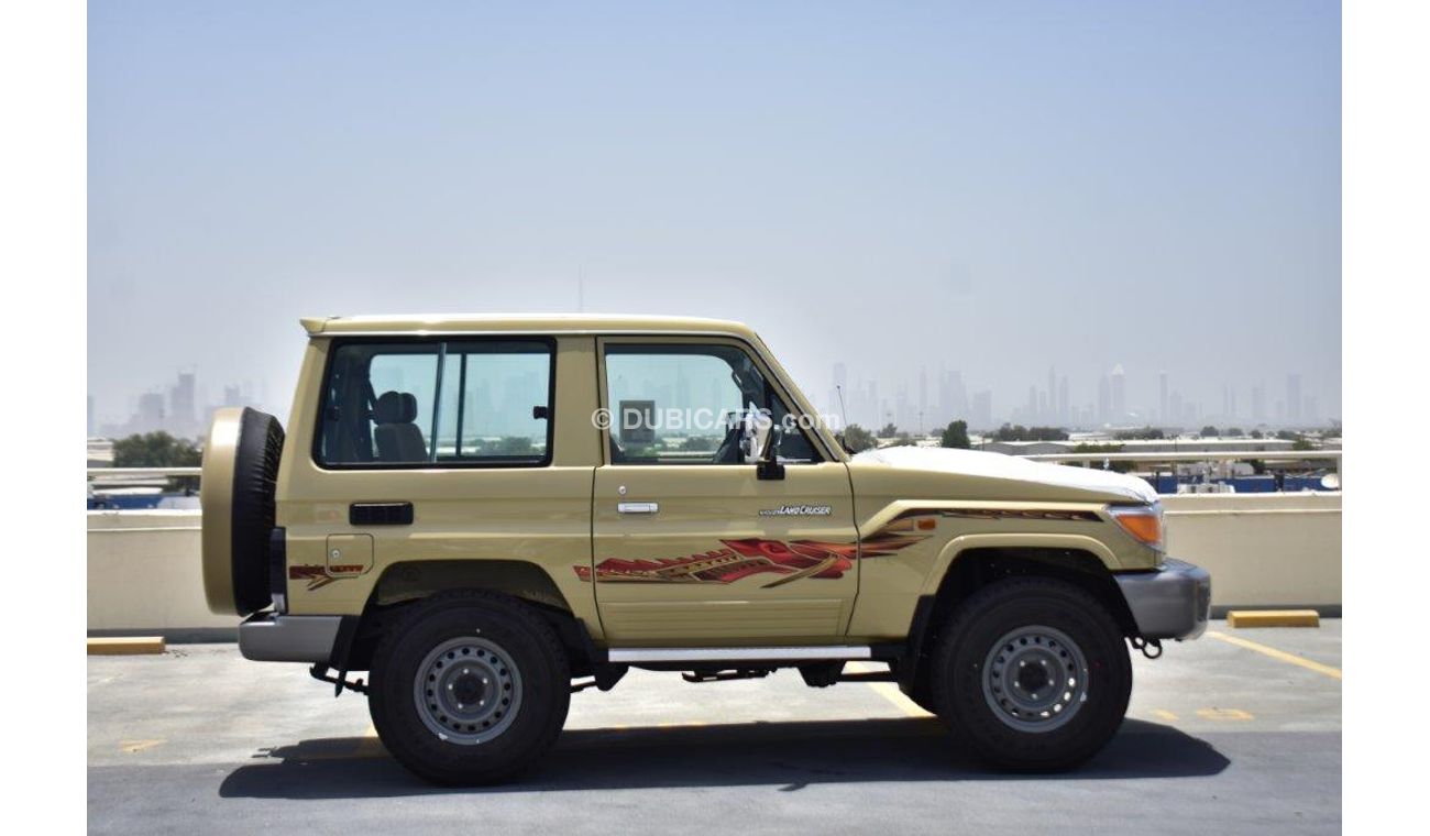 تويوتا لاند كروزر 70 71 DLX V6 4.0L Petrol MT