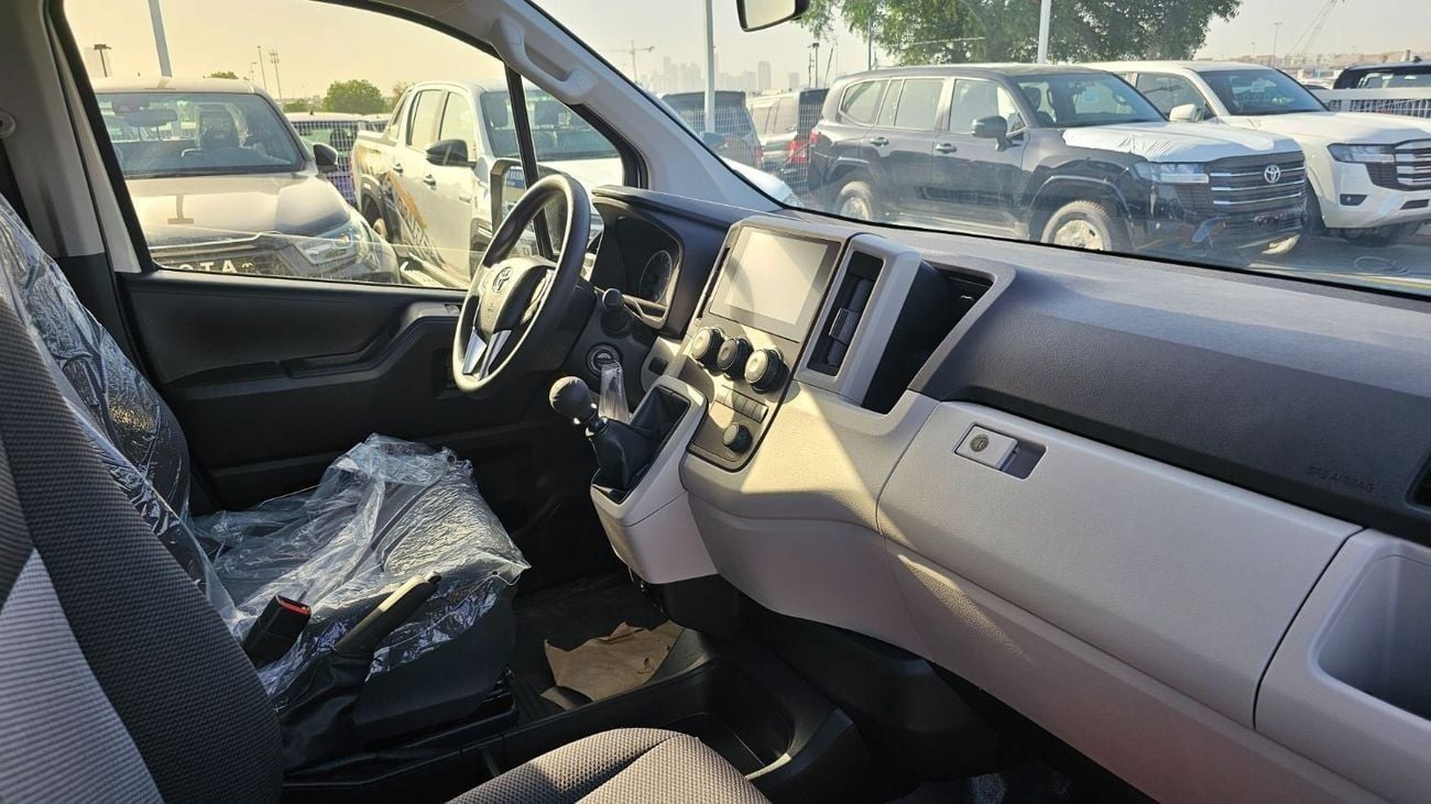 Toyota Hiace DX Toyota Hiace 2.8L DIESEL MANUAL13 SEATER PASSENGER HIGH ROOF