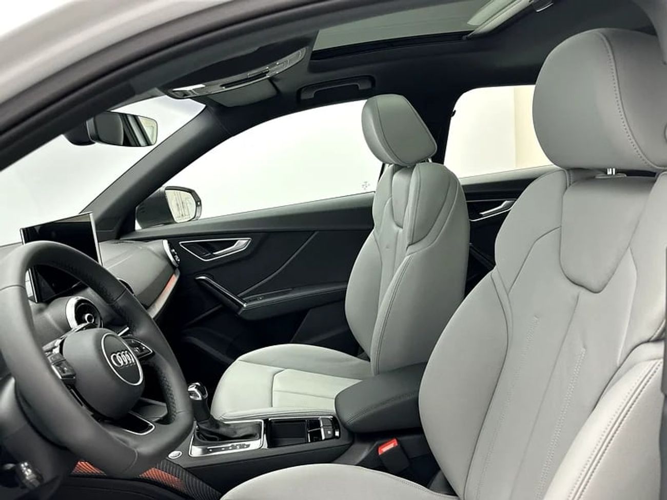 Audi Q2 Advanced 35 TFSI 150hp Black Package (Ref# 073216)