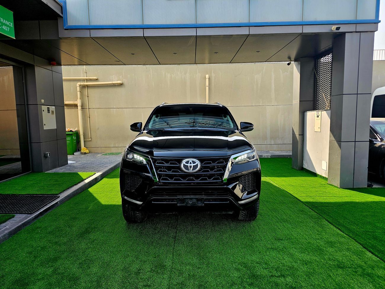 تويوتا فورتونر EXR 2023 / V4 2.7L / 4WD / GCC / EXPORT ONLY