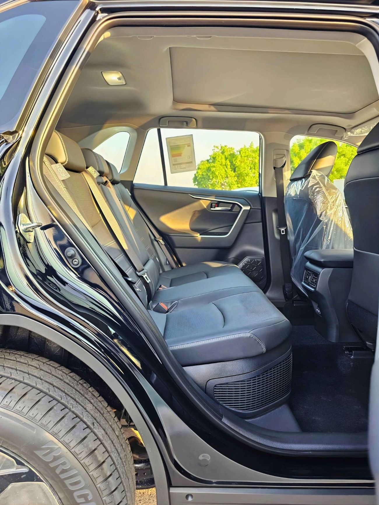 Toyota RAV4 HYBRID / FULL OPTION / 2.5L AWD / PANORAMIC ROOF / CODE # RAVHFY