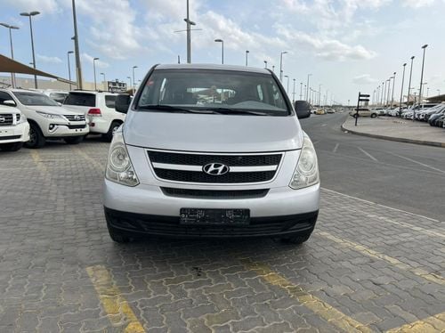 هيونداي H-1 خليجى موديل 2008 عدد 12 راكب 4 سلندربحالة ممتازة لاتحتاج لأى مصاريف