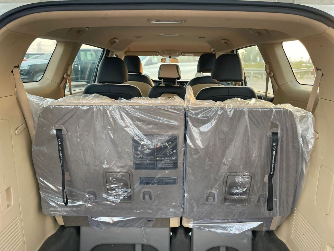 Kia Grand Carnival 2020 Kia Grand Carnival – GCC Specs – 7 Leather Seats – Rear Sensors – No Accident