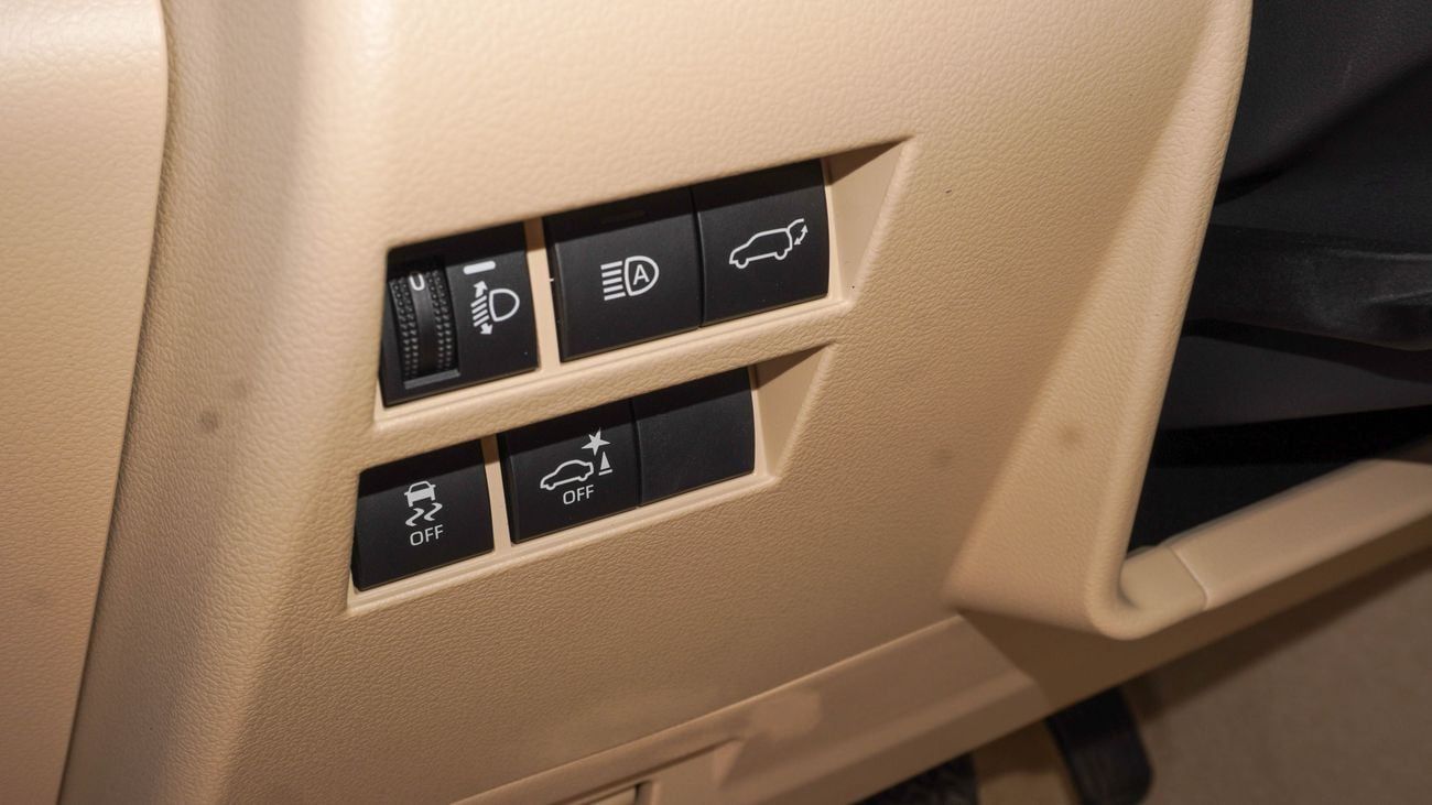 Toyota Land Cruiser GXR Twin Turbo 3.5 L V6